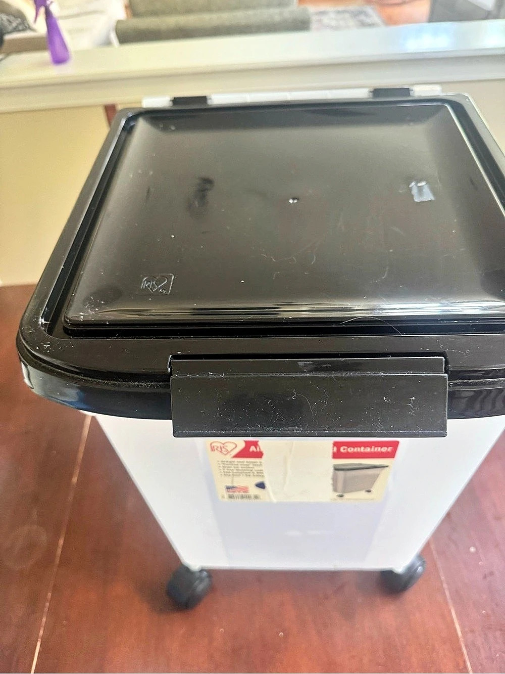 IRIS USA IRIS Airtight Pet Food Container with Casters Airtight Pet Food